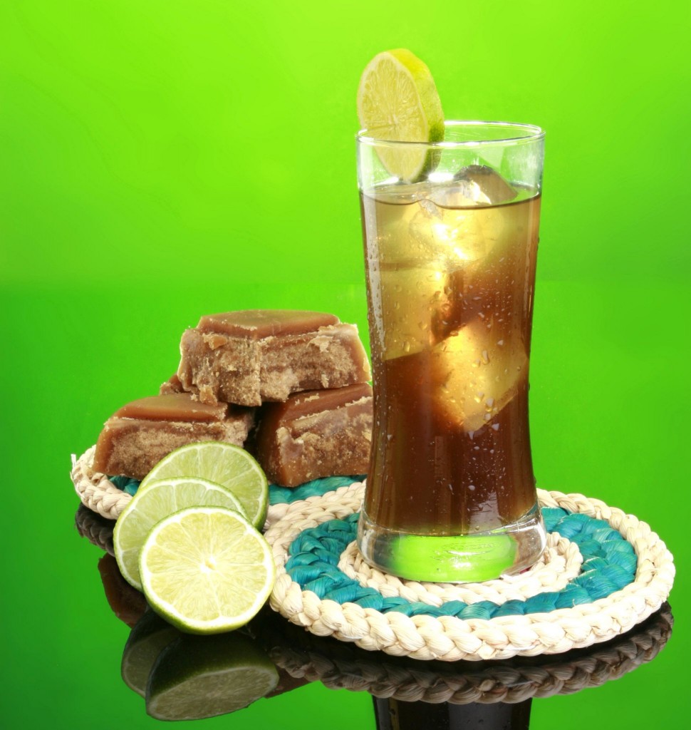Guarapo - nealkoholický nápoj z cukrové třtiny