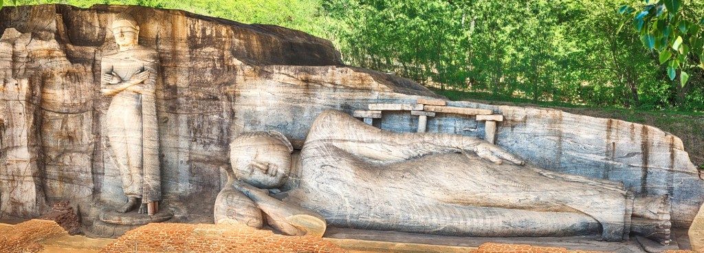 Ležící Budha (Gal Vihara) - Polonnaruwa