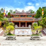 Pagoda Long Son ve městě Nha Trang