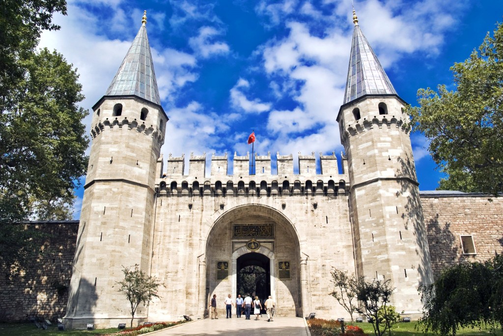 Brána pozdravů v paláci Topkapi v Istanbulu