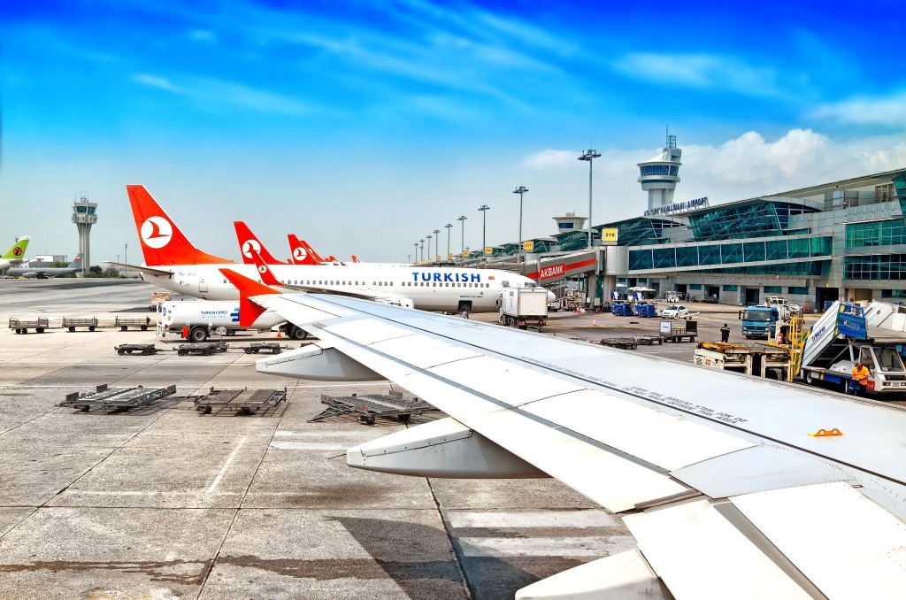 Do Turecka se většina turistů dostane letecky