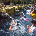 Posvátná voda v chrámu Tirtha Empul