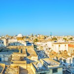 Výhled na medinu a mešitu města Tunis