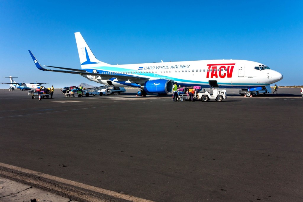 Letecká doprava na Kapverdských ostrovech - letadlo Cabo Verde Airlines