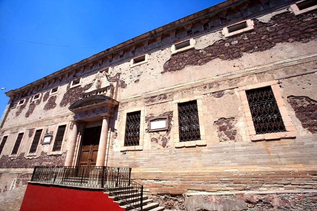 Historická budova Alhóndiga de Granaditas