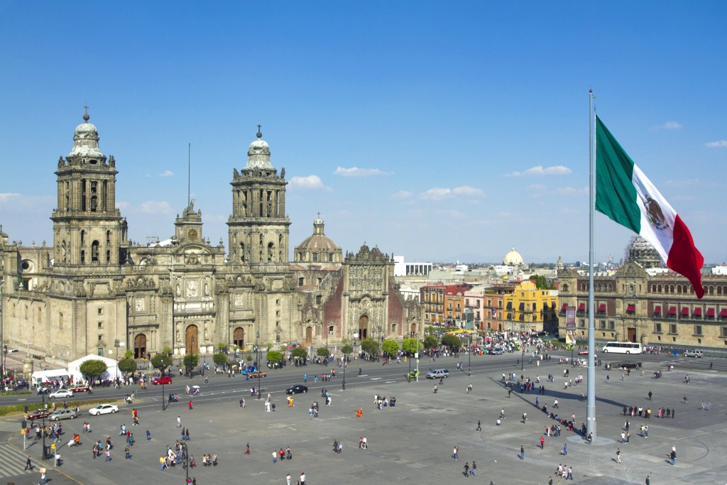 Plaza de la Constitución v Mexico City