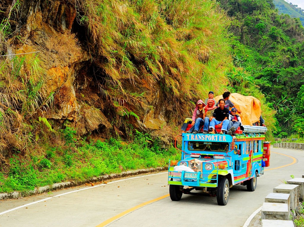 Plně naložený jeepney