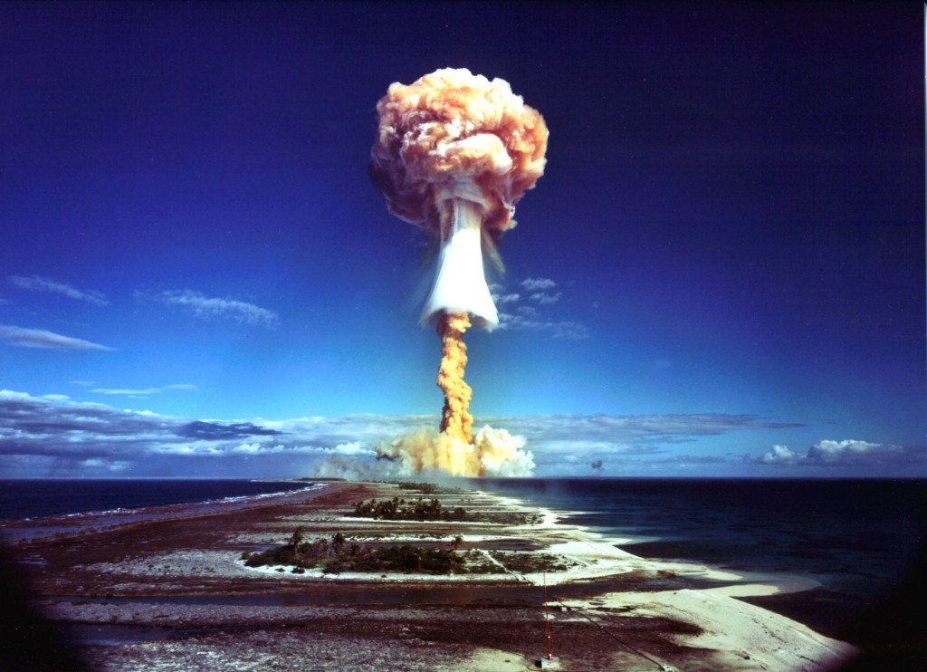 Testování atomové bomby na atolu Mururoa