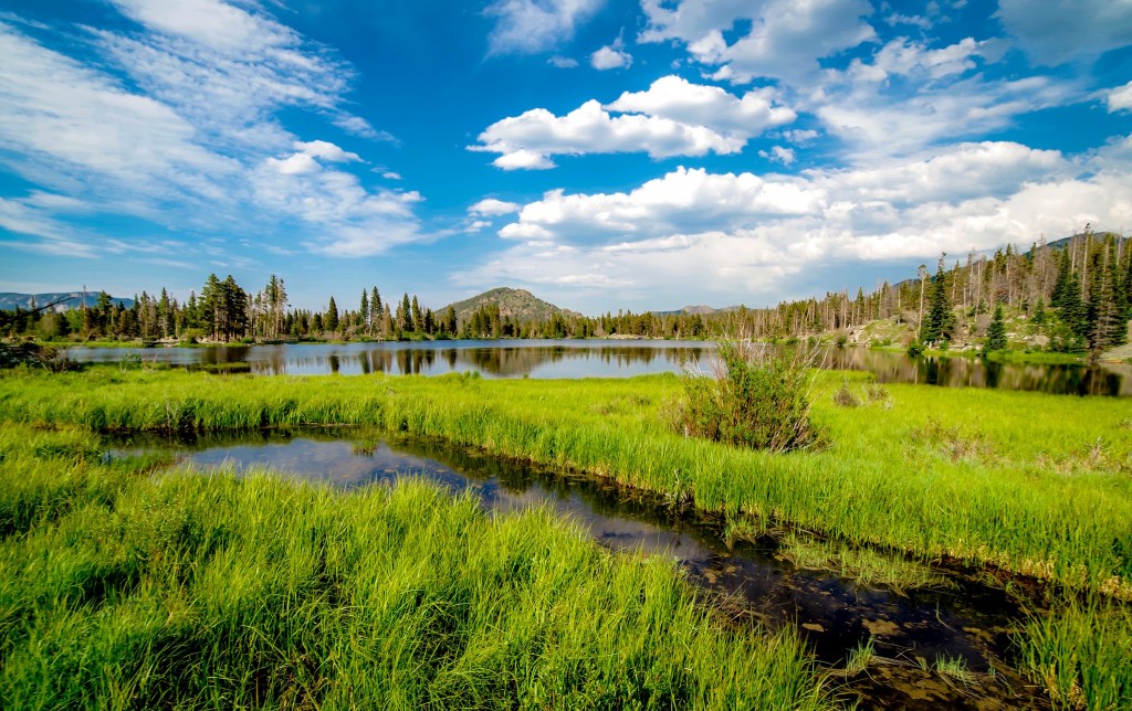 Jezero Sprague v národním parku Rocky Mountain