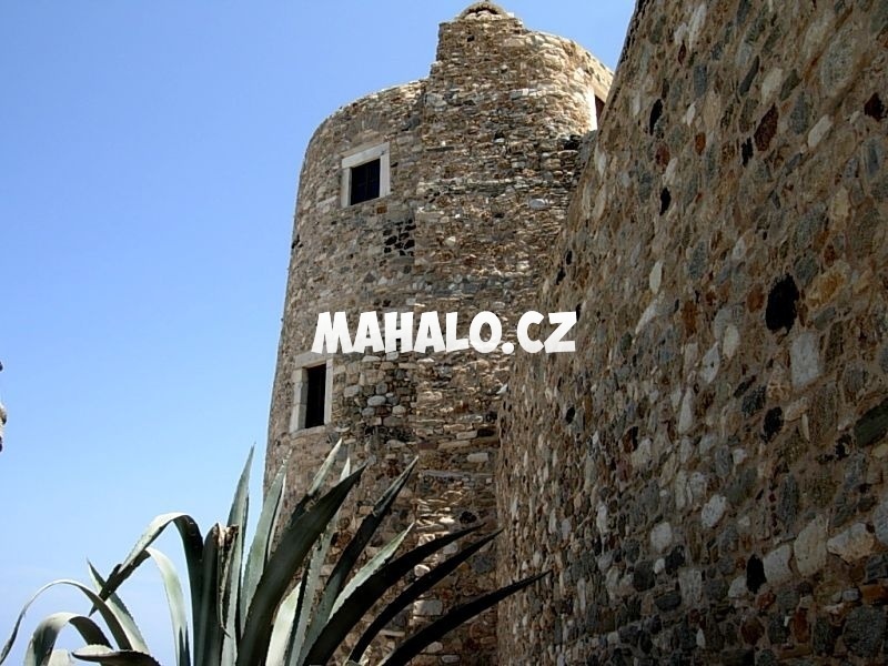 Hrad Pano Kastro (Faneromeni castle)