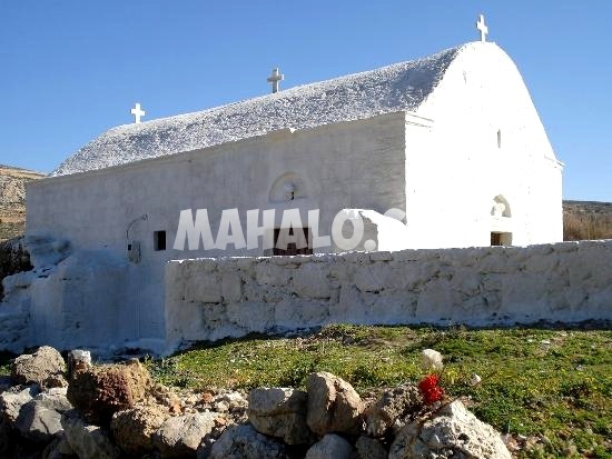 Kostelík Agia Sofia ve vesnici Paleokastro