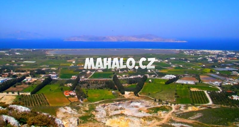 Výhled na ostrovy Pserimos (vpravo) a Kalymnos (vlevo)