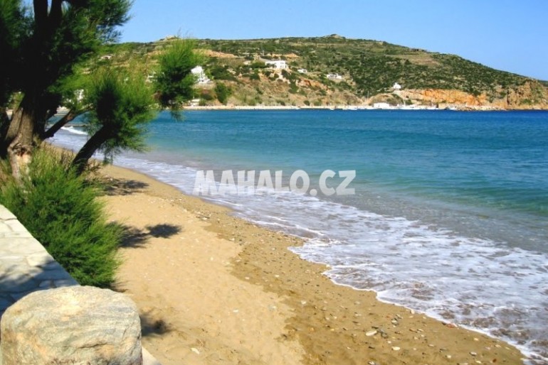 Pláž Platis Gialos