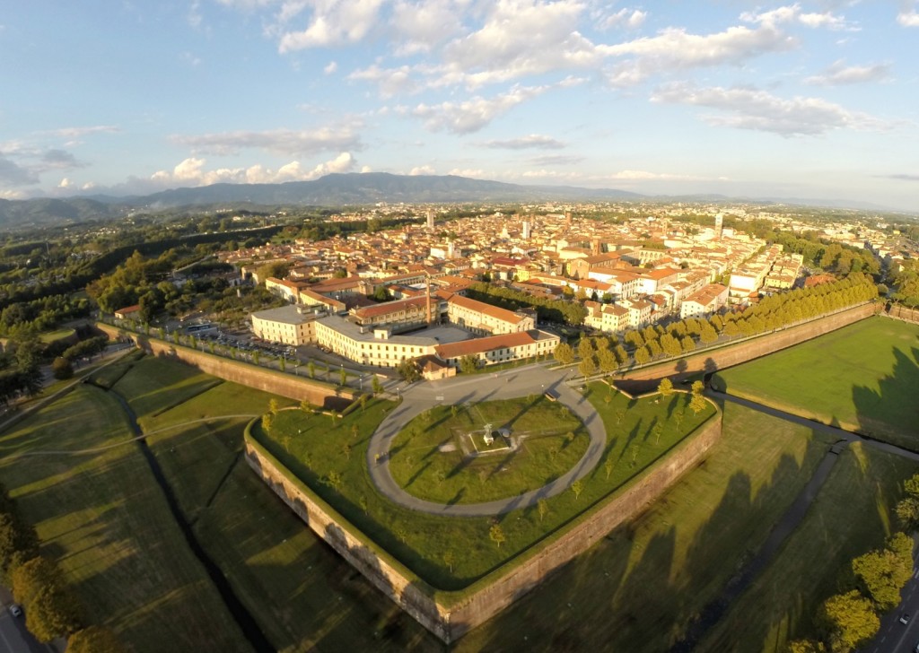 Hradby a město Lucca