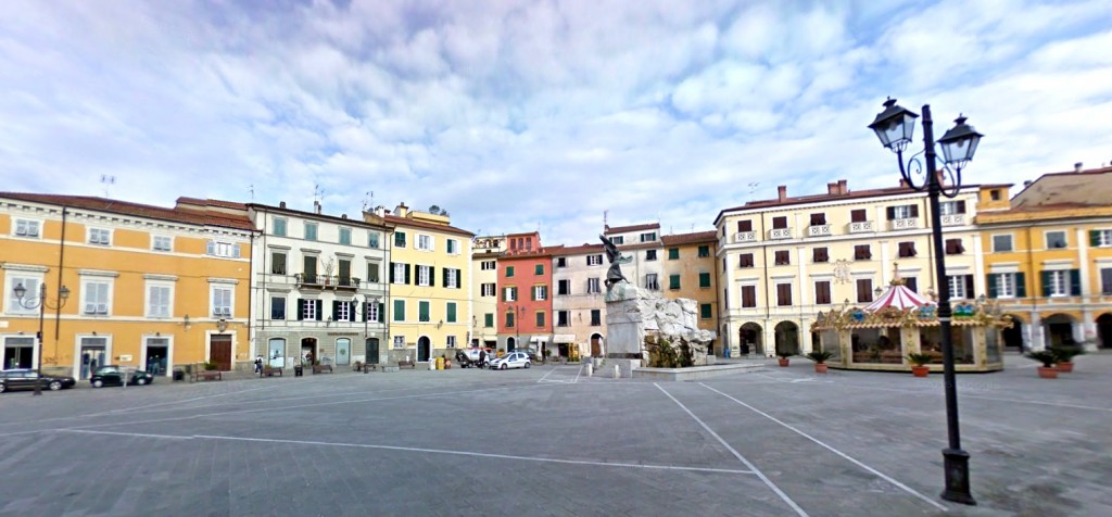 Piazza Matteotti v Sarzana