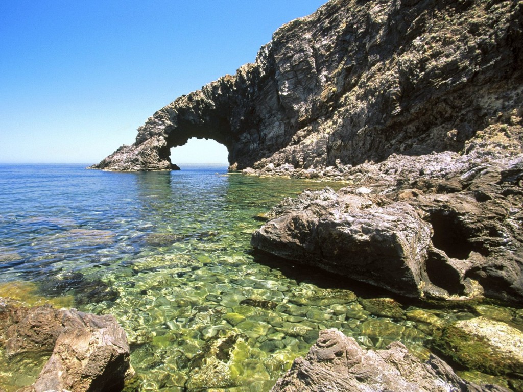 Pobřeží ostrova Pantelleria