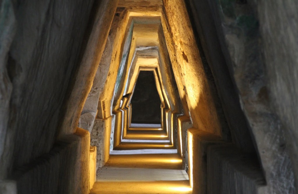 V jeskyni orákula (Antro della Sibilla)