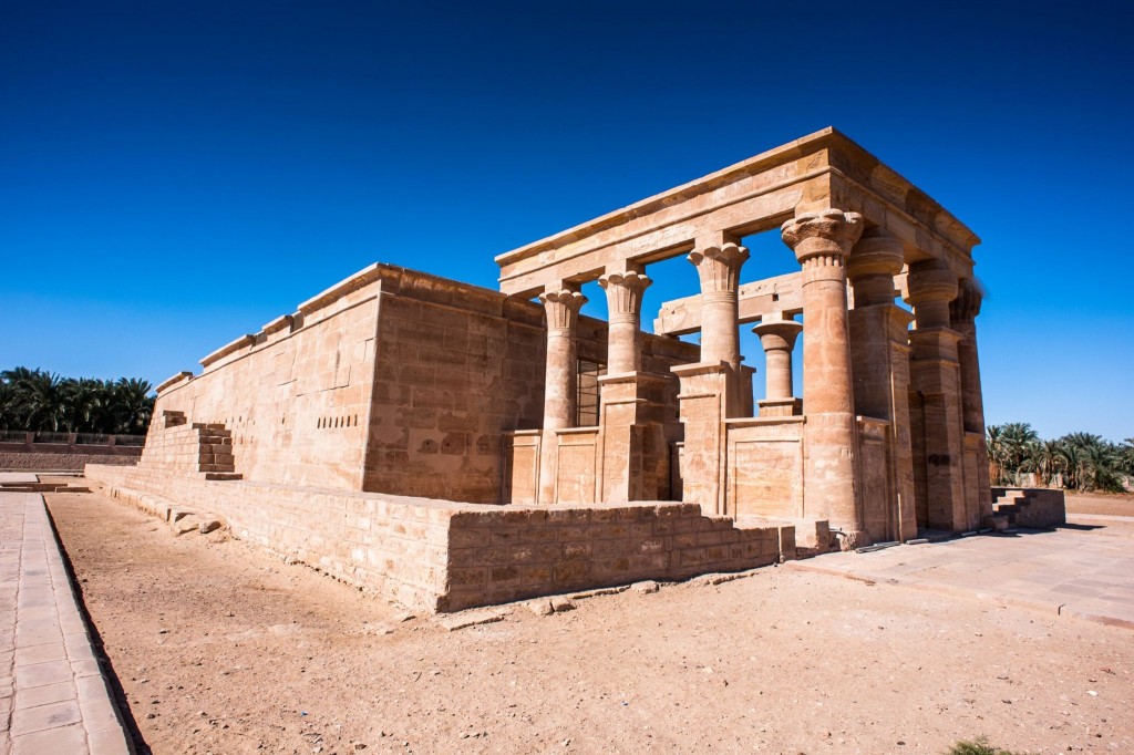 Chrám Hibis - největší chrám oázy Kharga