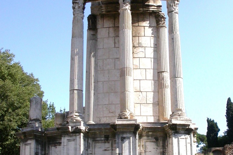 Vestin chrám (Tempio di Vesta)