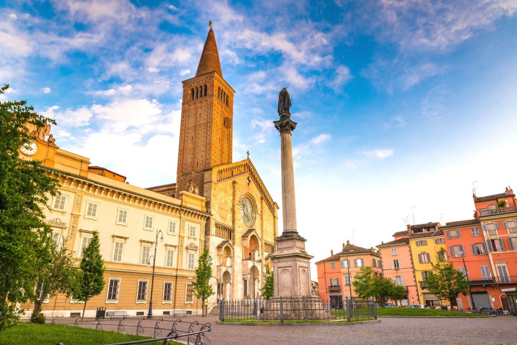 Piacenza - hlavní náměstí a Duomo di Piacenza (katedrála)