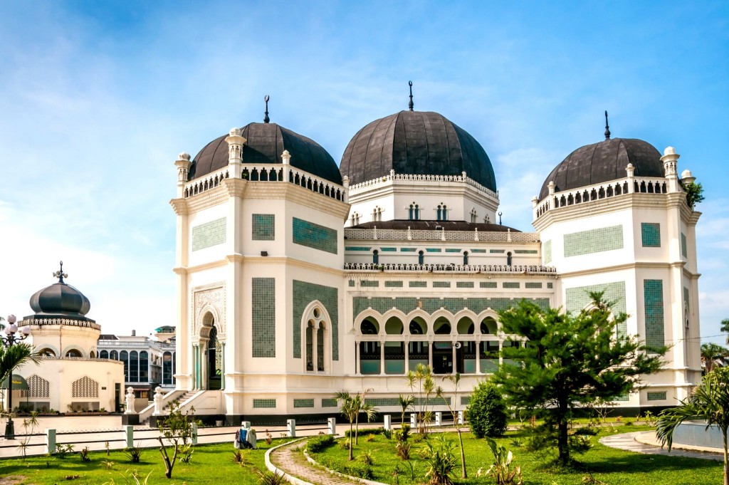 Velká mešita (Masjid Raya) ve městě Medan