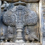 Reliéfy zdobící Vishnuův chrám