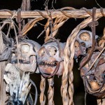 Zvířecí kosti - ozdoby Mentavajců na Mentavajských ostrovech