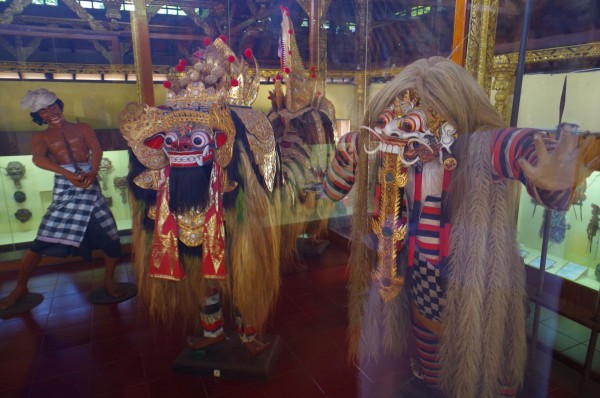 Muzeum v Denpasaru – tradicni masky